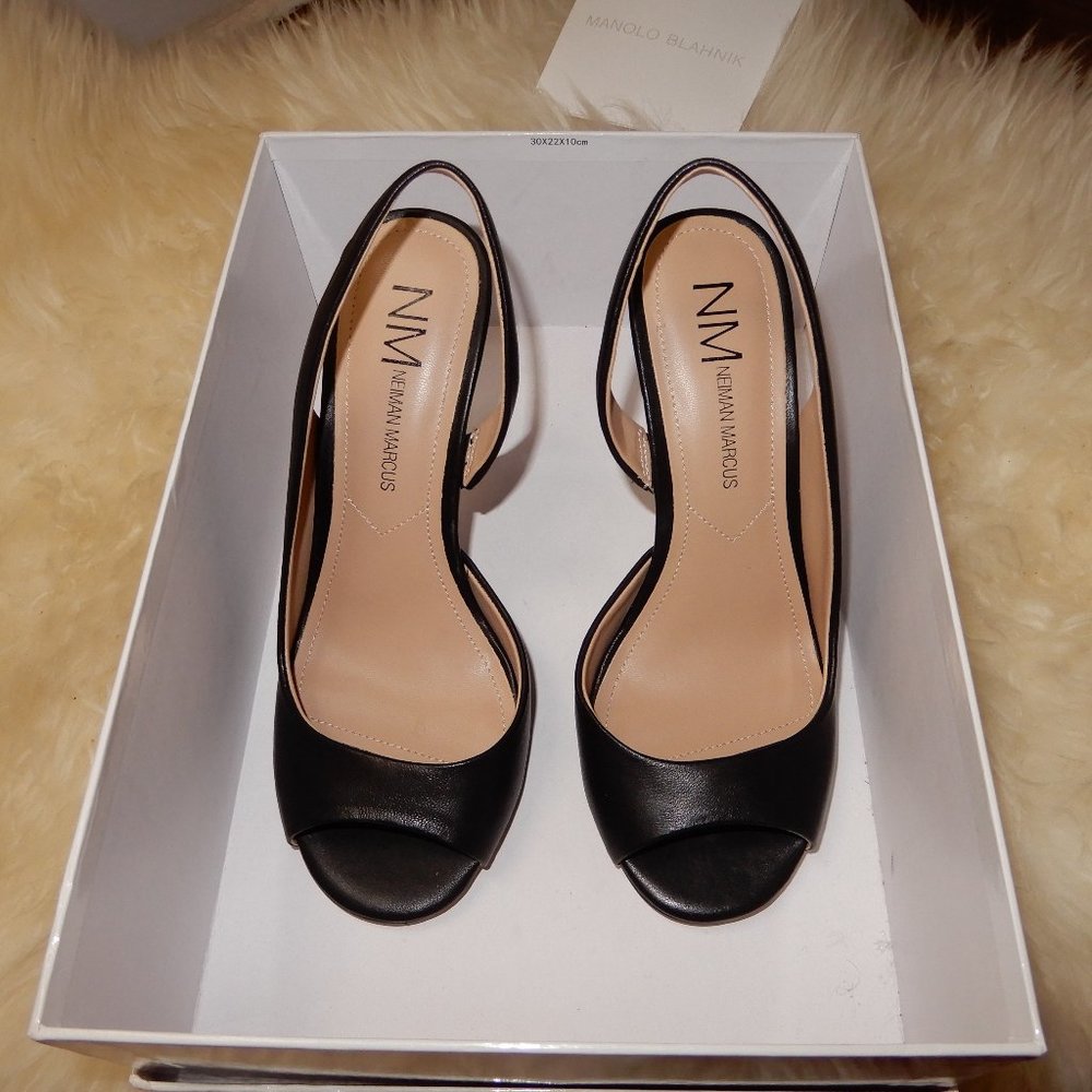 NEIMAN MARCUS Black Leather Heel